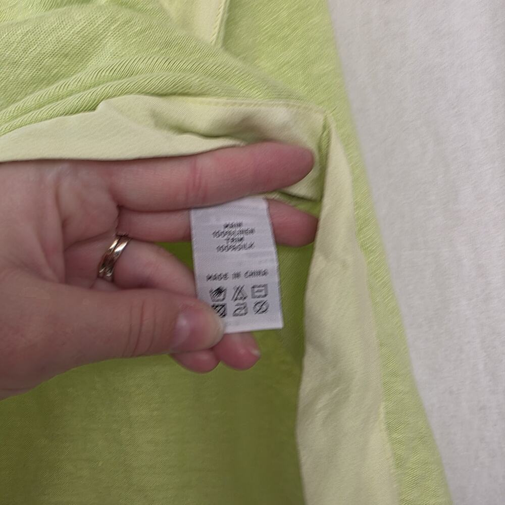 Light Green V-Neck Short Sleeve Blouse - Picture 4 of 8